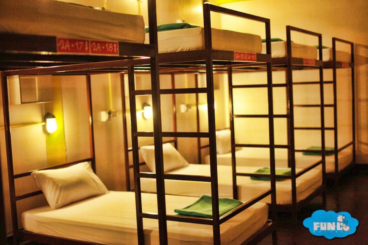 Fun-D Hostel Чианг Рай Екстериор снимка
